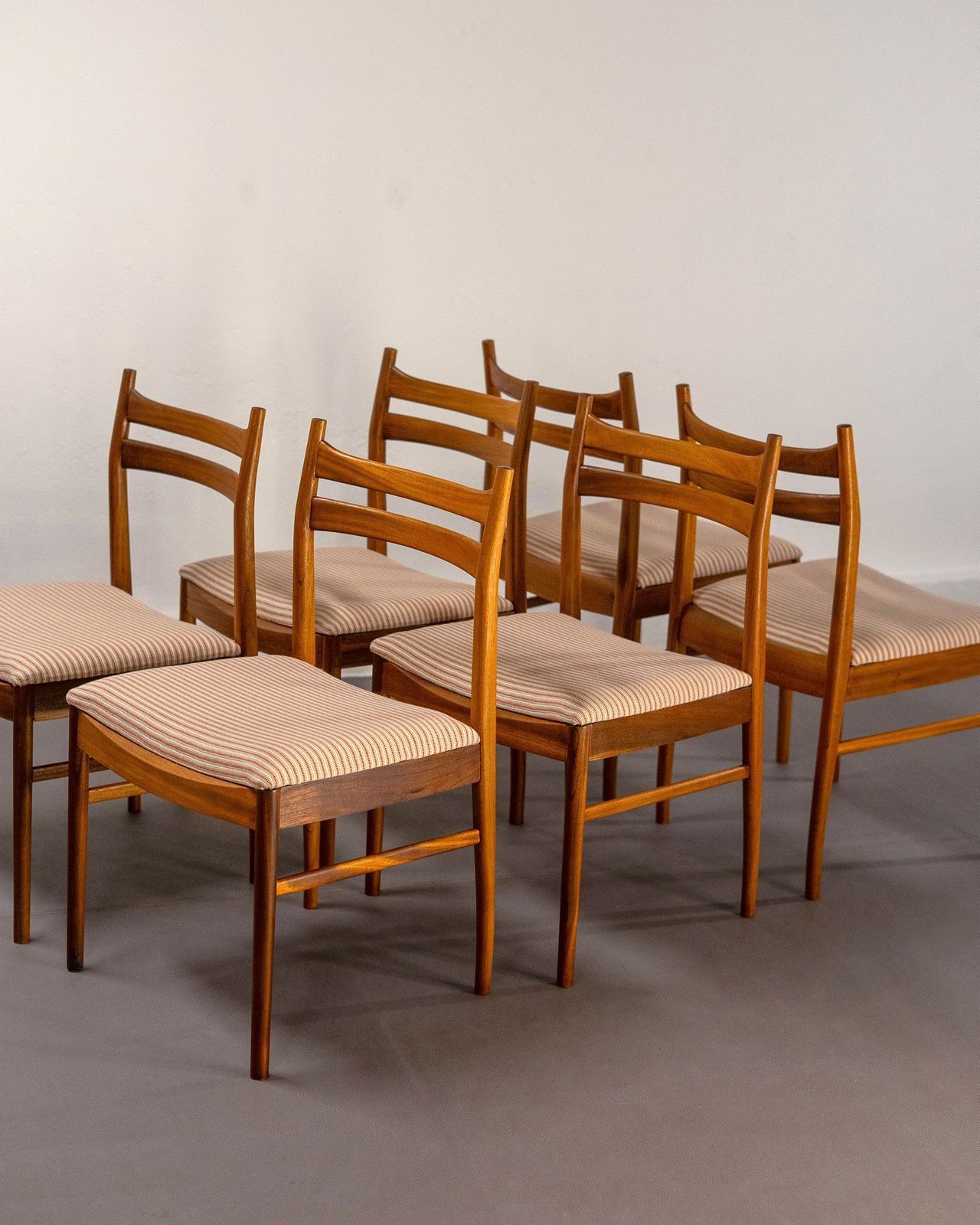 Set Of 6 Dining Chairs By McIntosh And Co Made Of Teak photo vinterior
