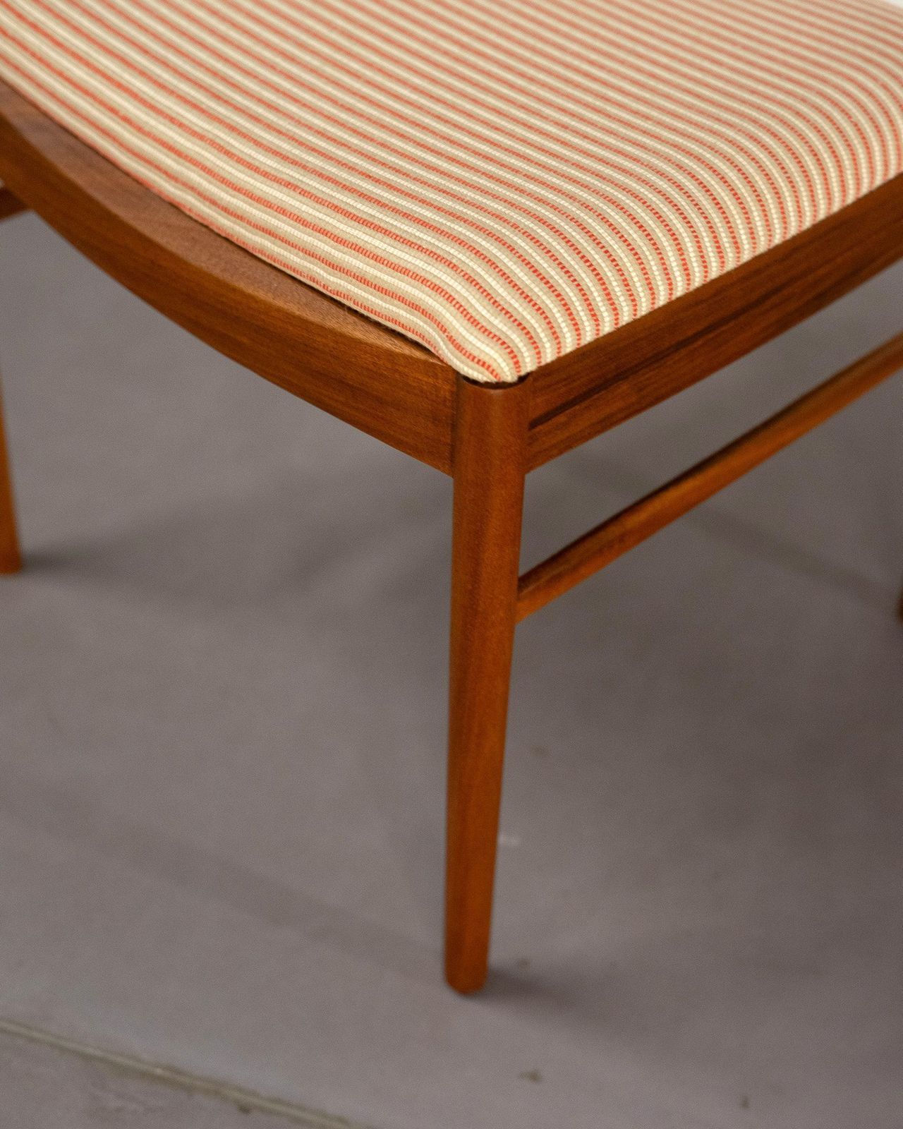 photo vinterior Set Of 6 Dining Chairs By McIntosh And Co Made Of Teak