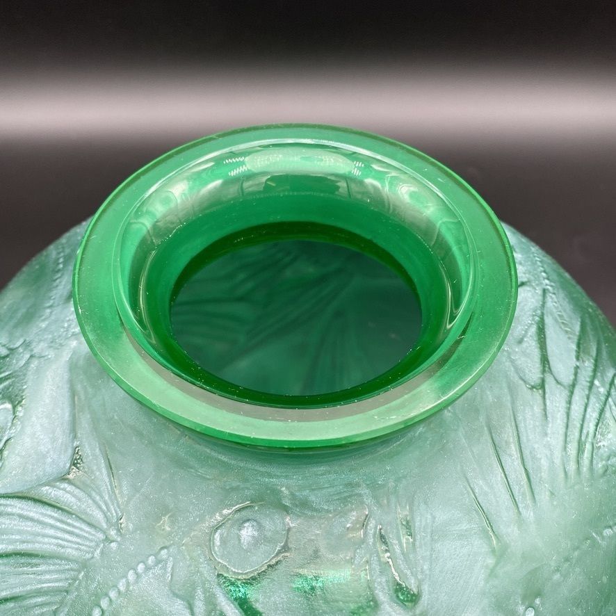 A Green Poisson Vase By R.Lalique photo furniture