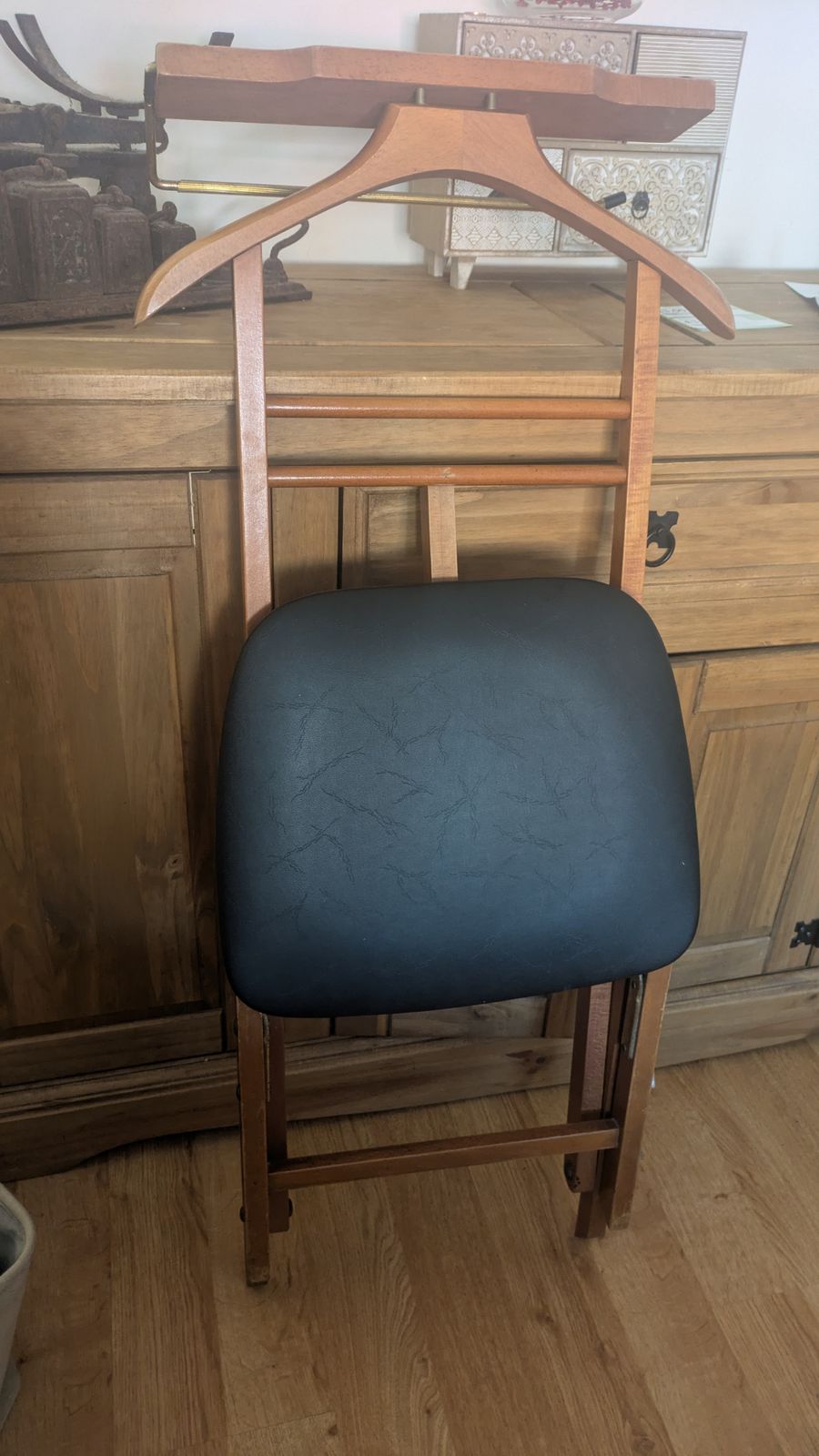 Butler Valet Folding Chair Clothes Stand. Beech And Vinyl. Fratelli Reguitti. Mid Century photo vinterior