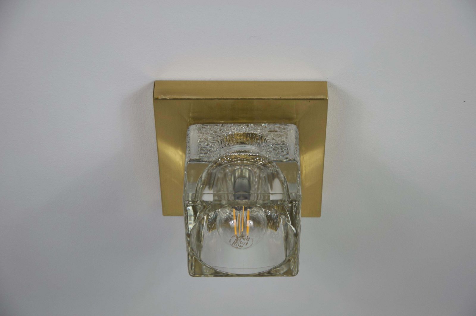 1 Of 4 Ice Glass Cube Wall Lamps With Brass Base By Peill & Putzler, 1970s photo for sale