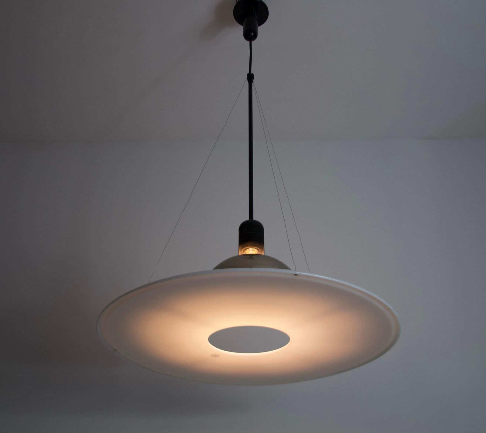 Italian Frisbi 850 Pendant Lamp By Achille Castiglioni For Flos, 1970s photo 610.0