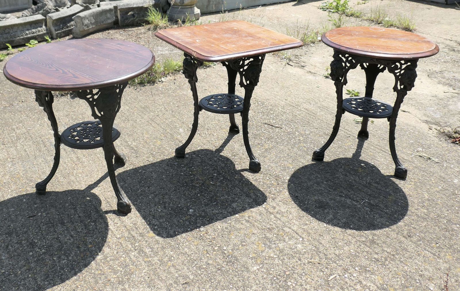 A Traditional Britannia Pub Table photo buy