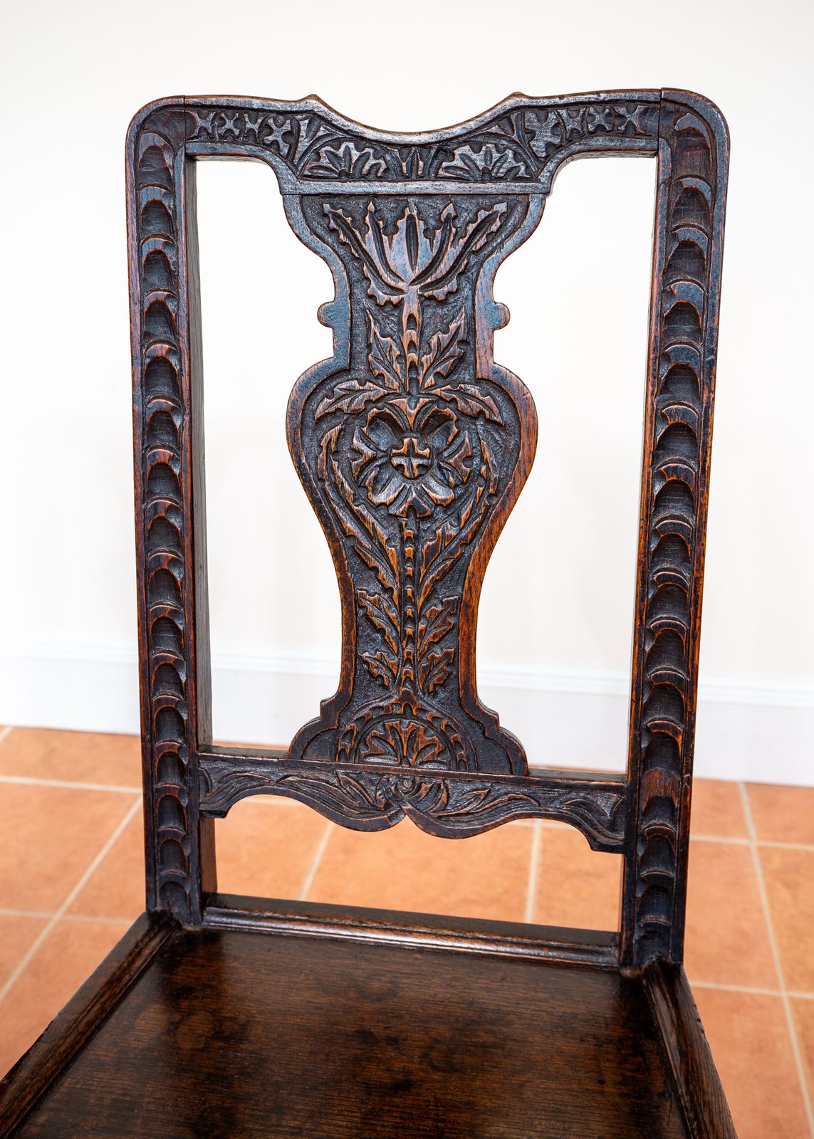 photo vinterior Pair Of Jacobean Carved Hall Chairs Oak 1620 Antique Country House Chairs Primitive Baronial Side Dining Chairs