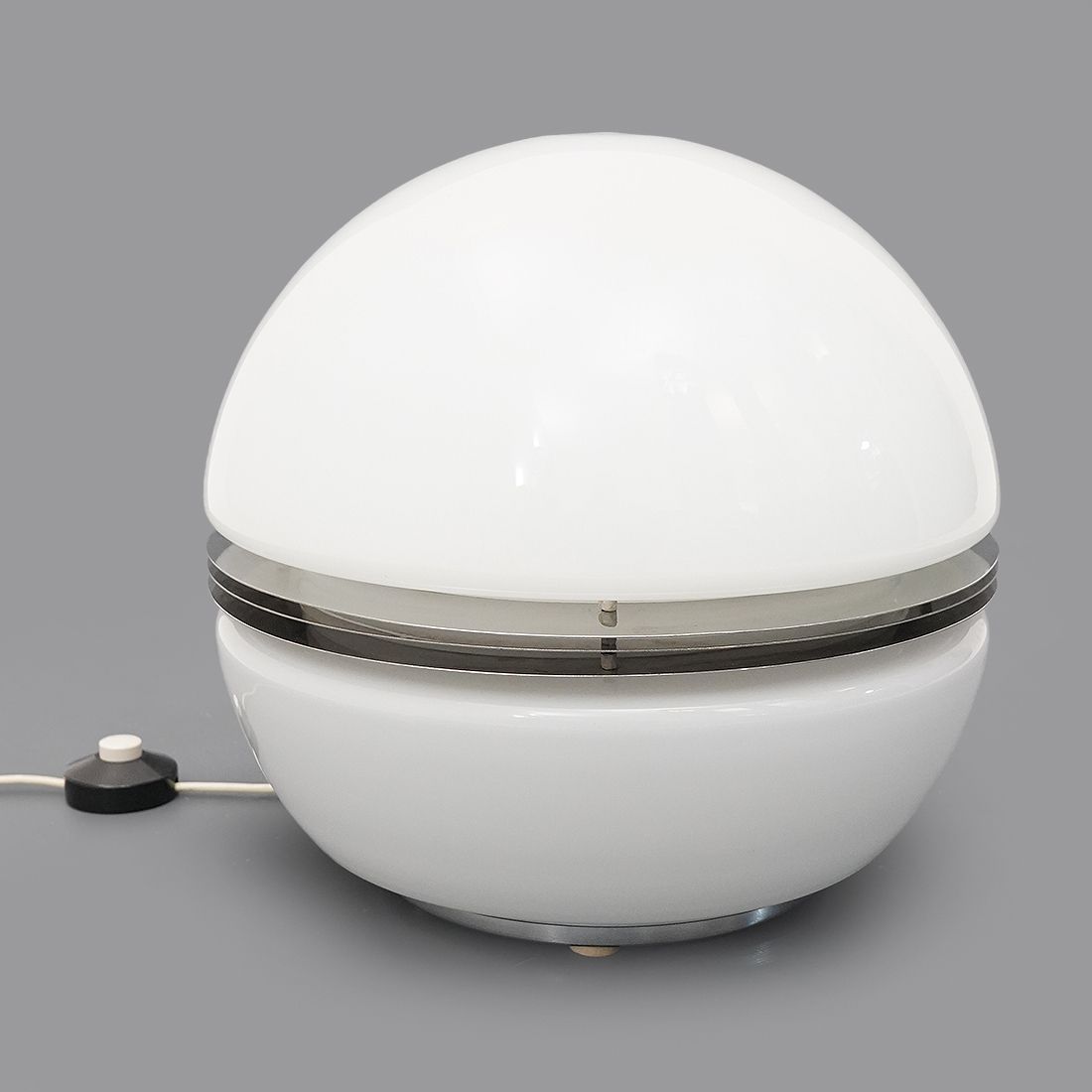 White Glass Table Lamp By Enrico Tronconi For Tronconi, 1970s photo vinterior