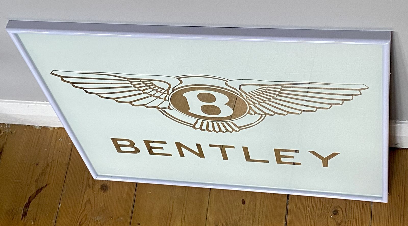 Bentley Motors Showroom Mirror Sign Garage Car Art Rolls Royce Bentayga 4x4 4wd Continental Gt Gtc Flying Spur Parts For Sale Picture Mulliner Car photo Home Decor