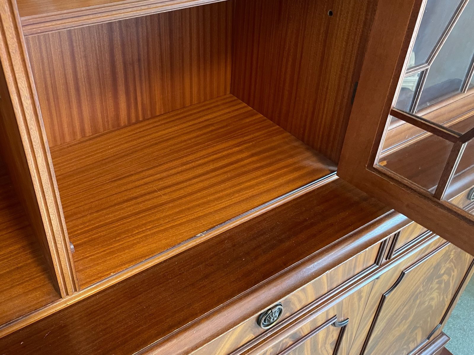 photo vinterior Craftsmen Made Reproduction Hardwood Bookcase / Display Cabinet