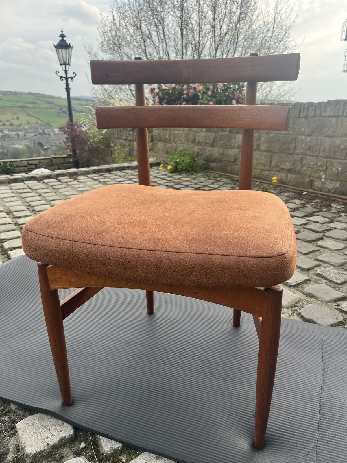 photo buy Poul Hundevad Table And 8 X Chairs