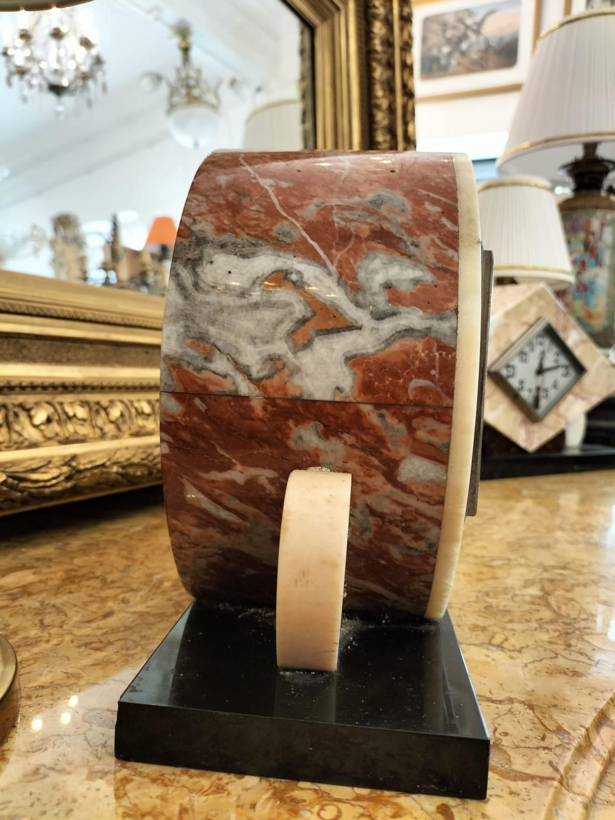 photo furniture Art Deco Mantel Clock In Marble And With A Wolf Statue In Bronze Patina