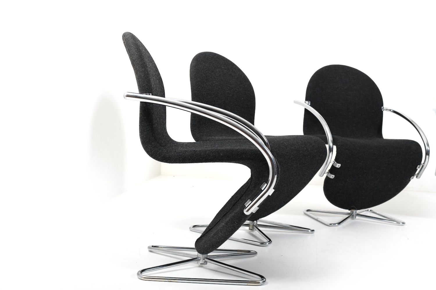 photo vintage Verner Panton For Fritz Hansen 1973 Series 1 2 3 Butterfly Base