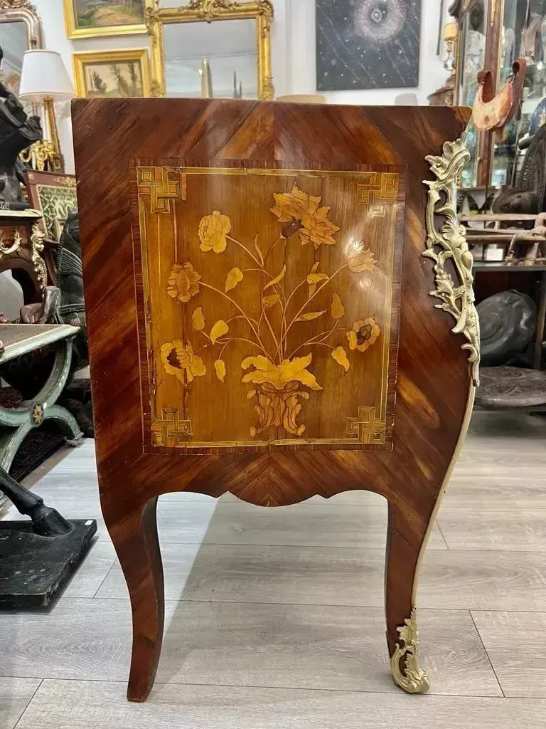 Curved Louis XV Sauteuse Commode In Floral Marquetry, 18th Century photo 10474.0