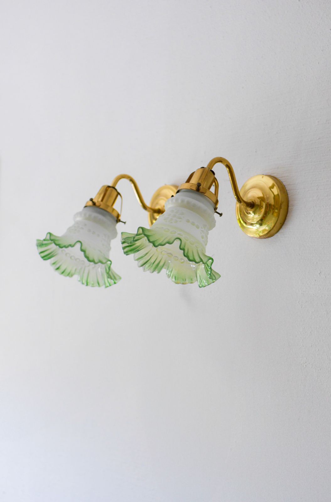 photo furniture Glazen Wandlampen – Deens Modern, Klassiek Scandinavisch Glas En Messing.