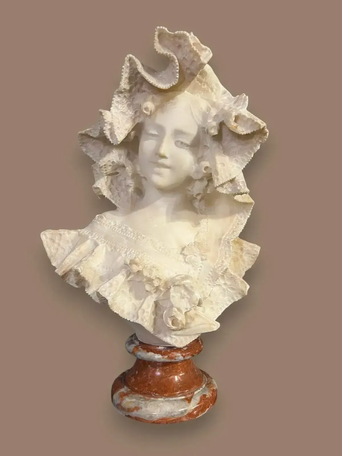 19th Century Bust Of A Young Lady In White Marble By Flli Romanelli photo vinterior