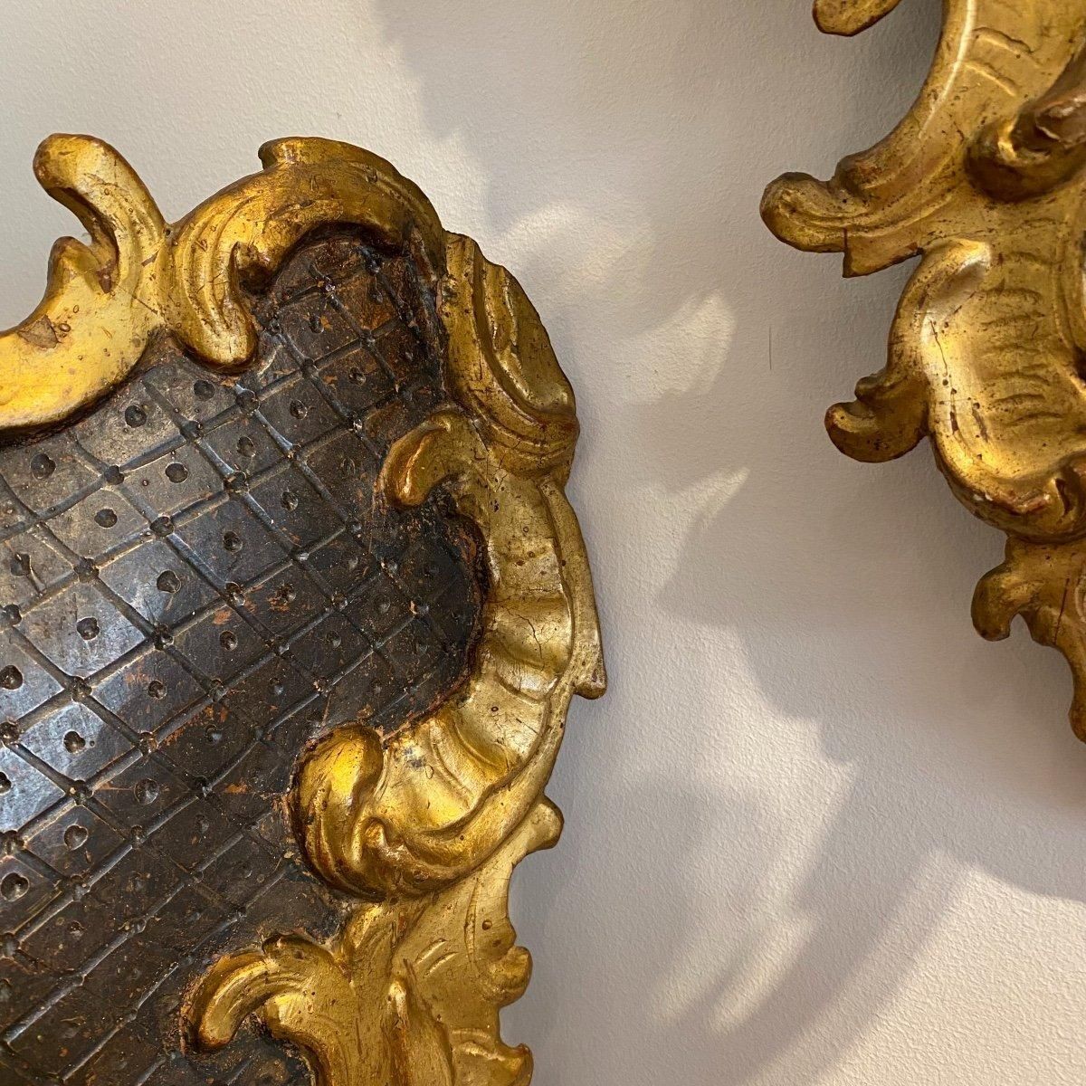 18th Century Pair Of Louis XV Rococo Style Italian Sconces In Gilded Wood photo furniture