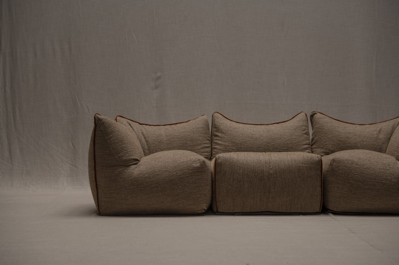 photo furniture 'Le Bambole’ Modular Sofa Seating Group, Mario Bellini For B&B