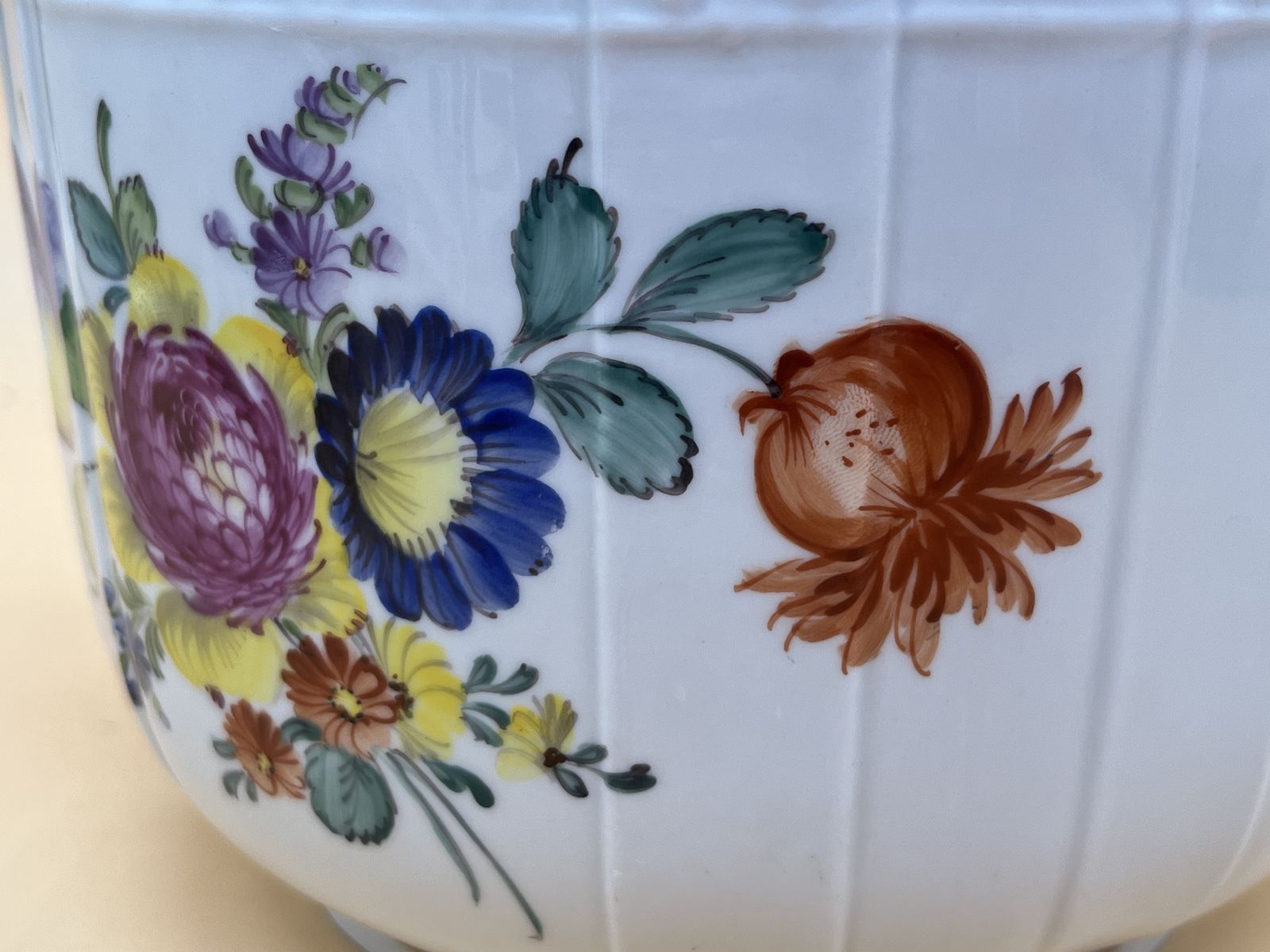 Large Dresden Porcelain Carl Thieme Hand Painted Jardiniere / Plant Pot. C1920. photo 175.0