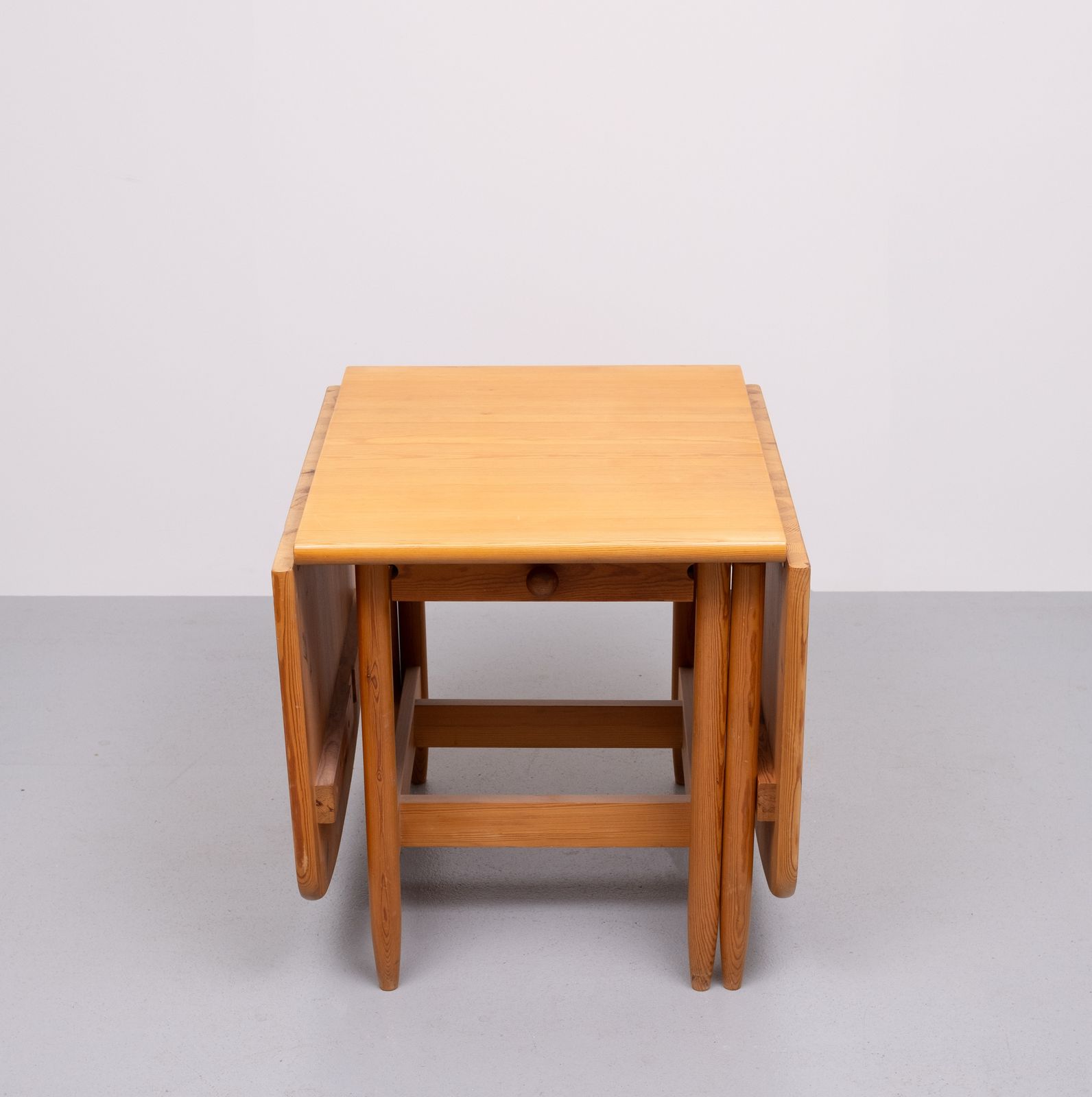 Eero Aarnio Solid Pine Wood Drop Leaf Dining Table Laukaan Puu 1970s photo vinterior