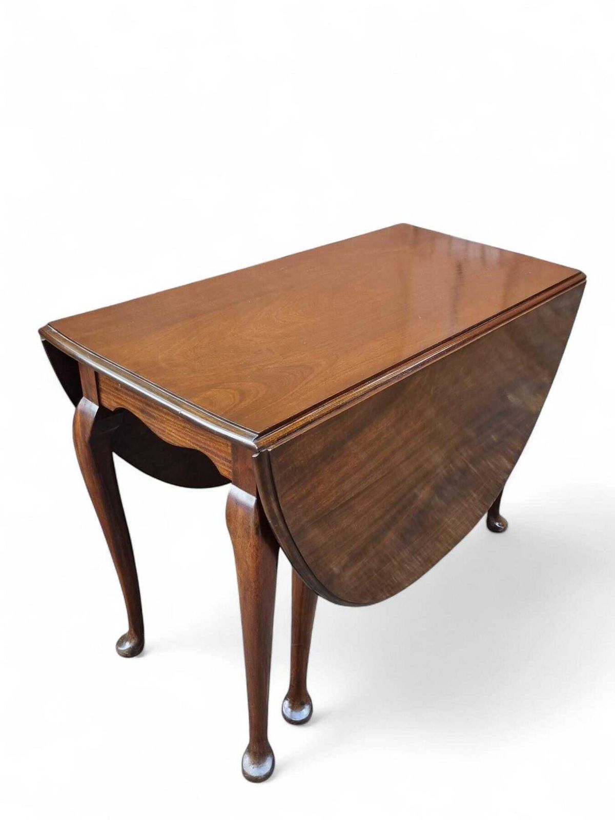 photo furniture Antique Victorian Mahogany Drop Leaf Table / English 19th Century / Seats 4 8