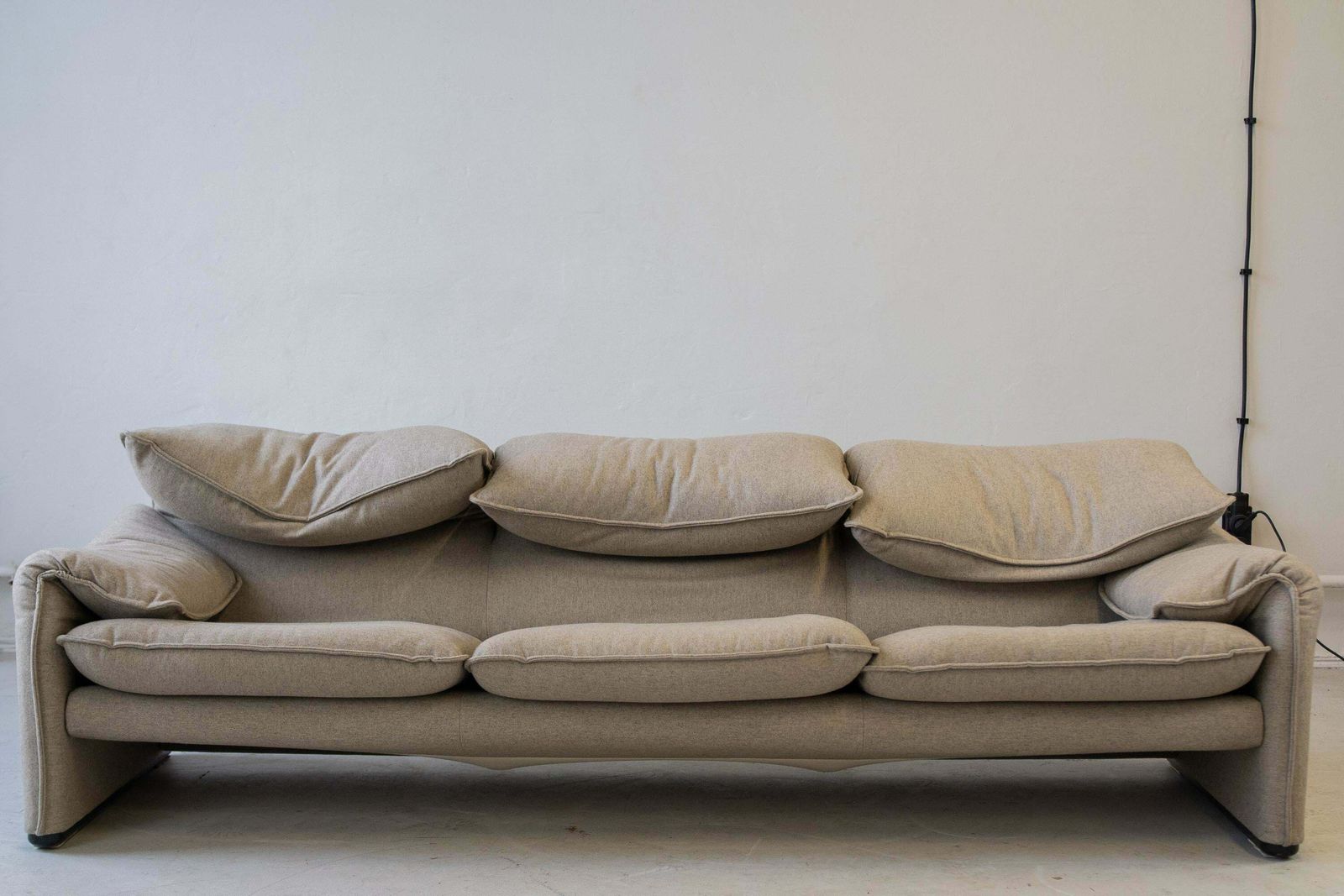 Sofa Maralunga By Vico Magistretti For Cassina photo furniture