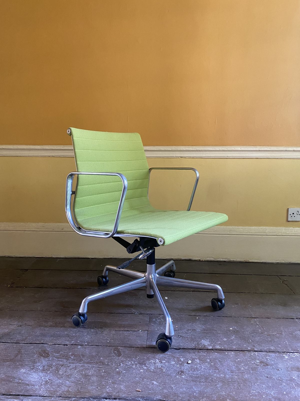 Green Vitra Office Chair photo 1025.0