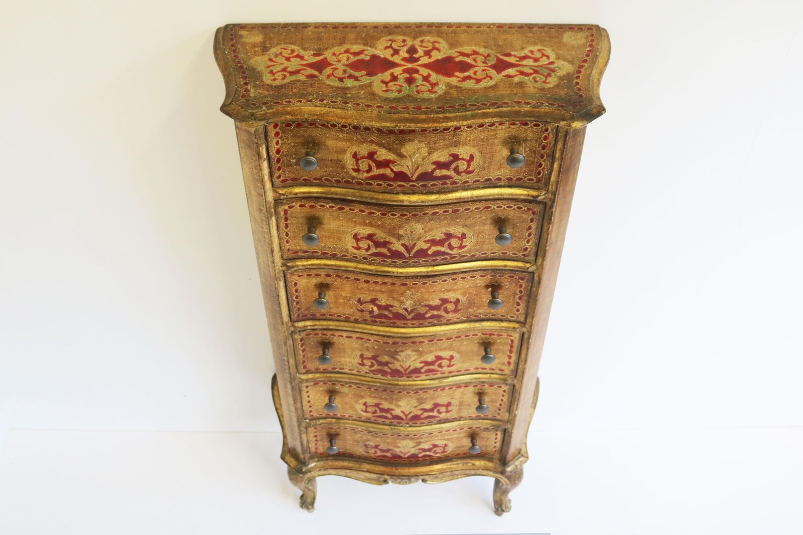 photo for sale Hoge Italiaanse Ladekast In Florentijnse Renaissance Stijl Met Zes Lades