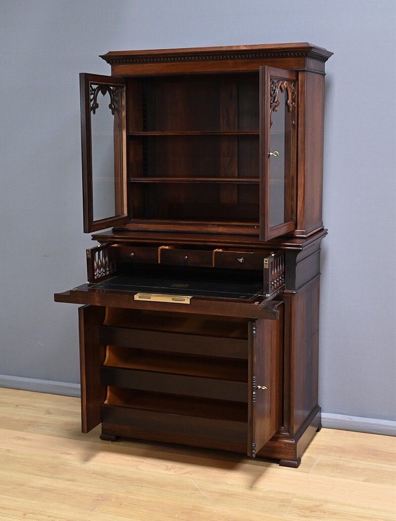 photo vinterior Small Display Cabinet – Part 2 Of The 19th Century