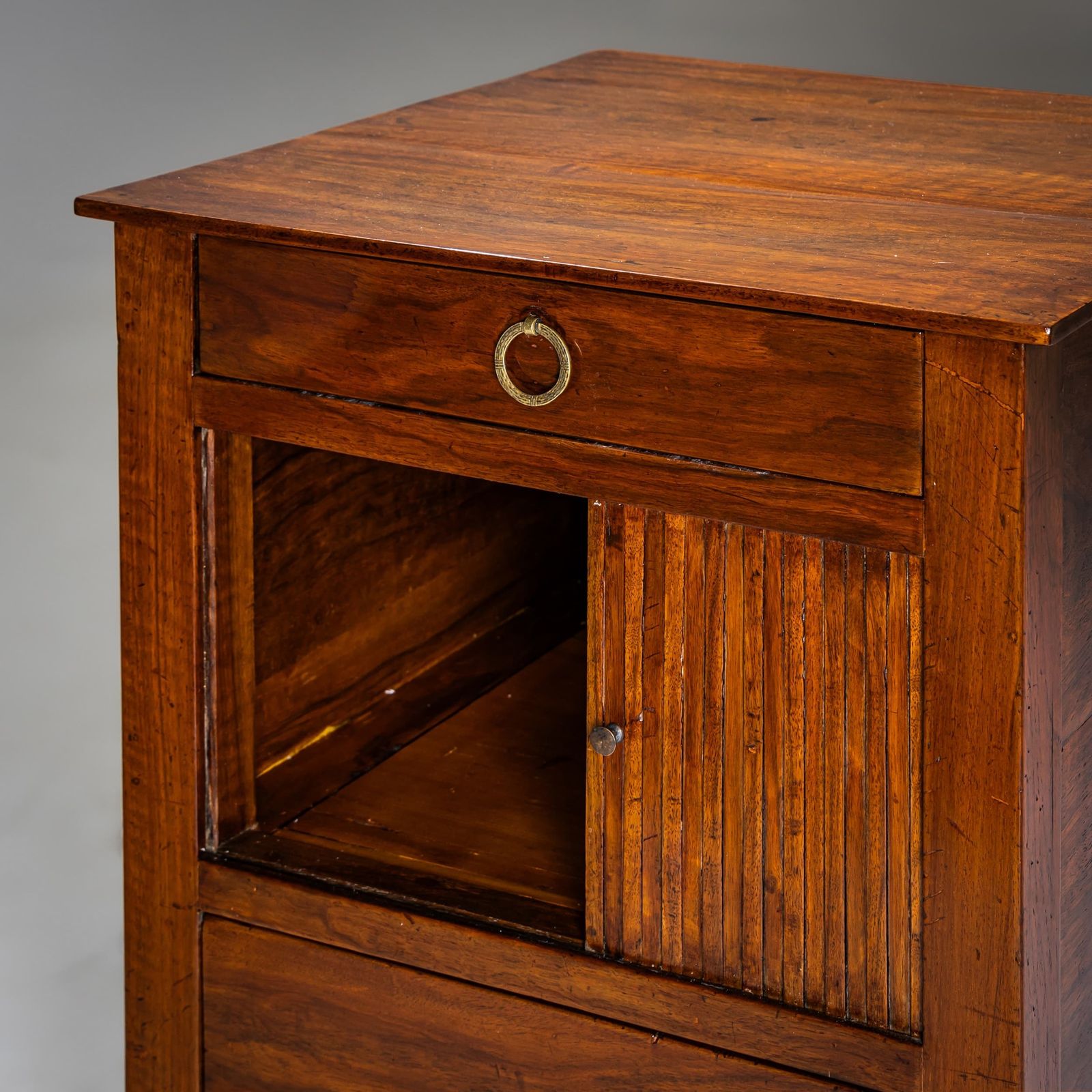 Bedside Cabinet, Italy, Late 18th Century photo vinterior