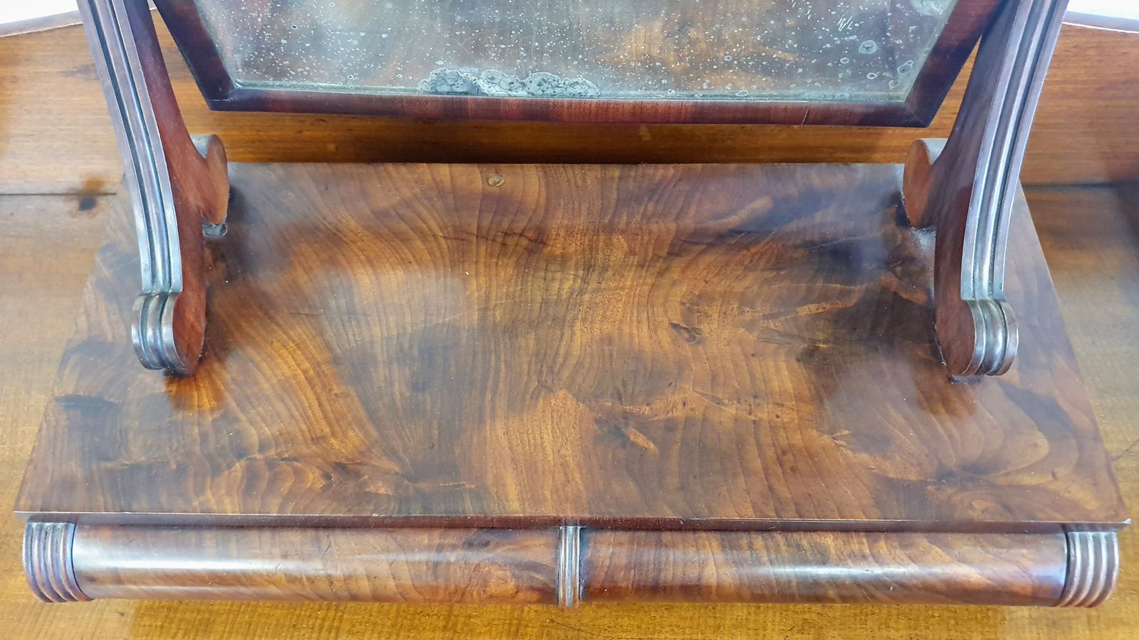 Elegant Victorian Mahogany Toilet Mirror With Barrel Drawers photo vinterior