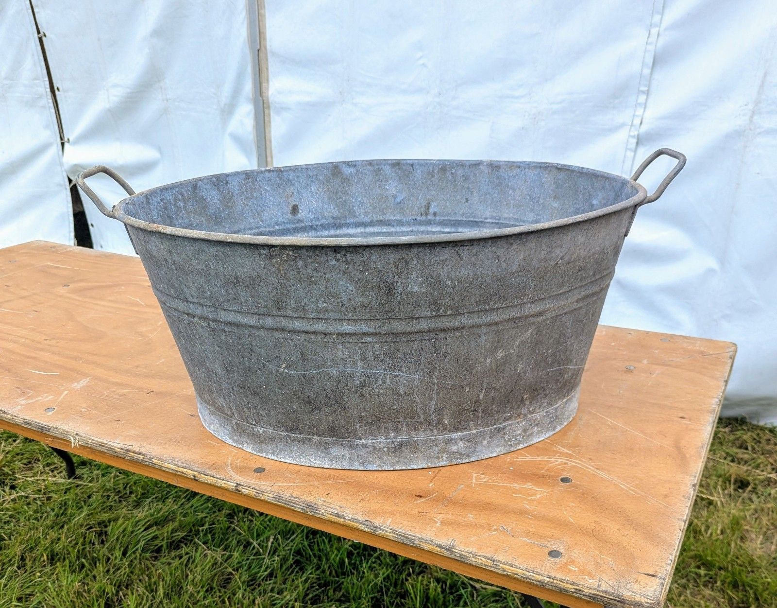 Vintage Metal Bath Tub Planter Toby 3rd Delivery Available 0124. photo Garden Decor