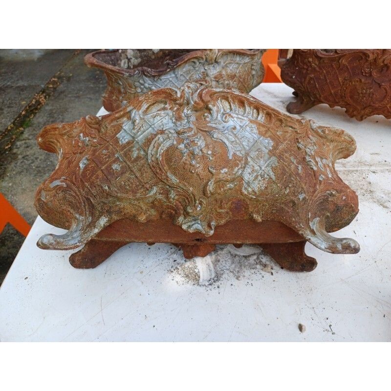 photo furniture Set Of 4 Cast Iron Planters 1900 From Charleville   Mézières Rocaille Style