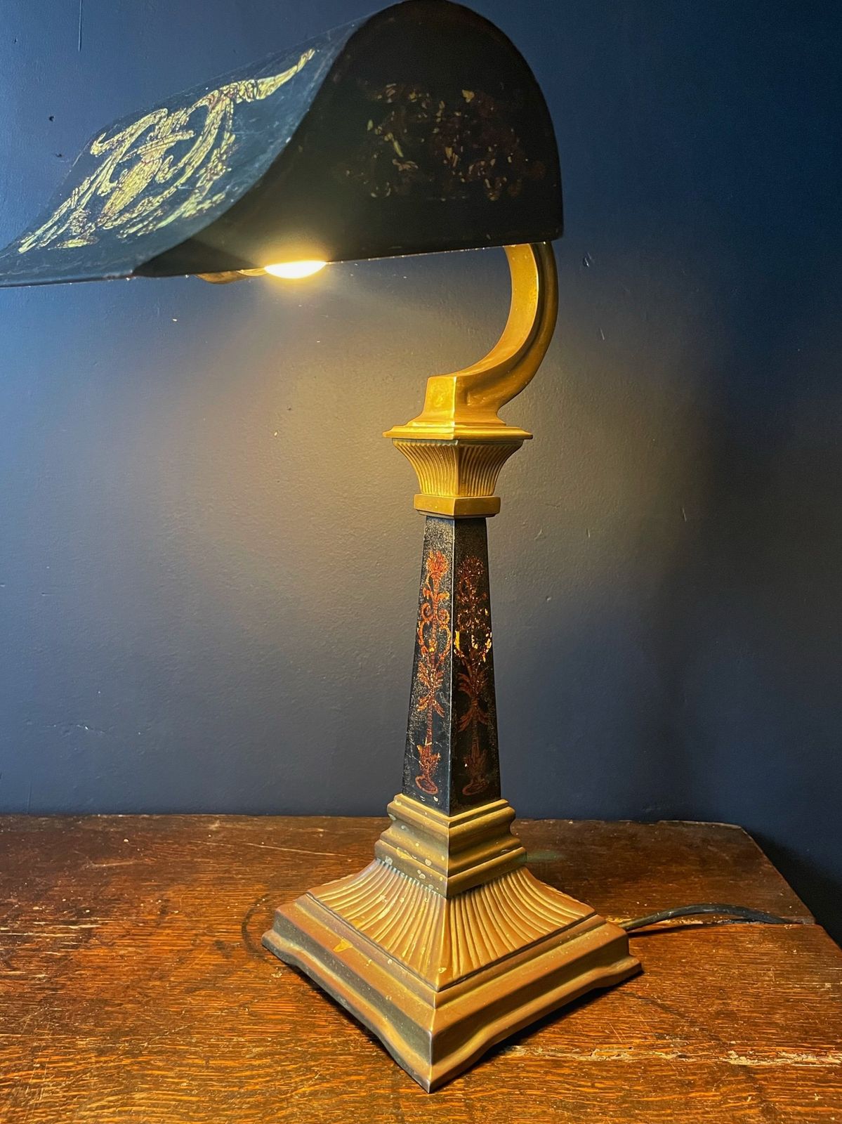 Brass And Tole Bankers Lamp photo 390.0