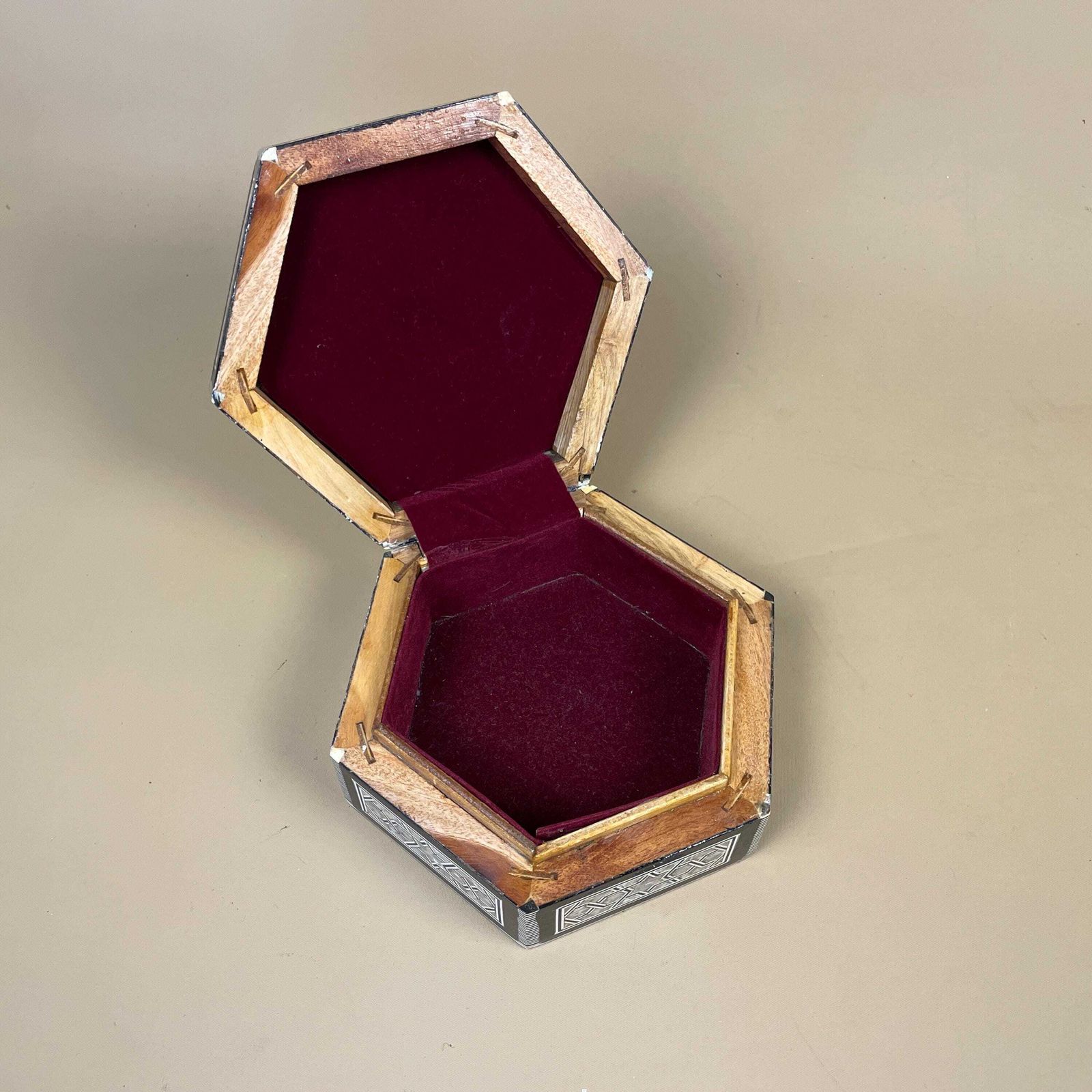 Vintage Small Wooden Mother Of Pearl Inlay Box Trinket Jewellery Middle Eastern Red Lining Hexagon Lidded Top Lid Patterned Pattern Handmade photo vintage
