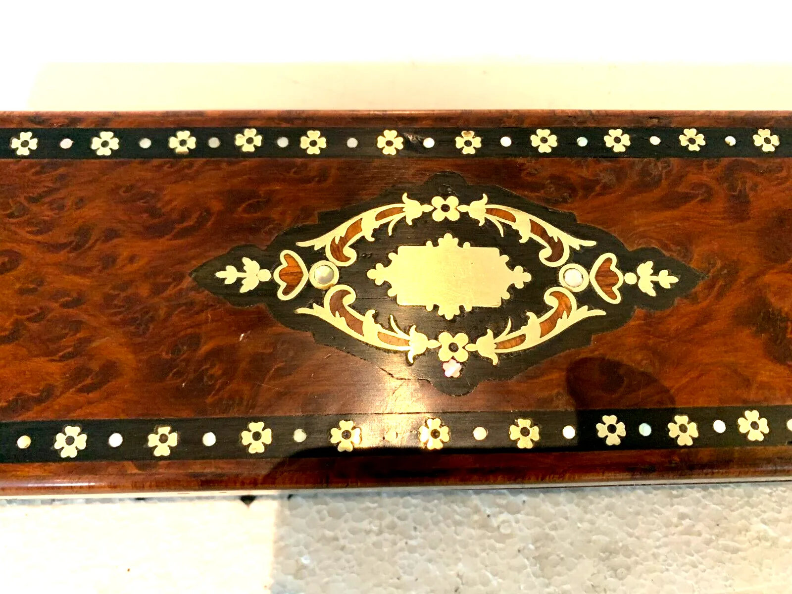Boite A Gant En Loupe De Thuya Napoléon III Marqueterie Boulle XIX Siècle photo for sale
