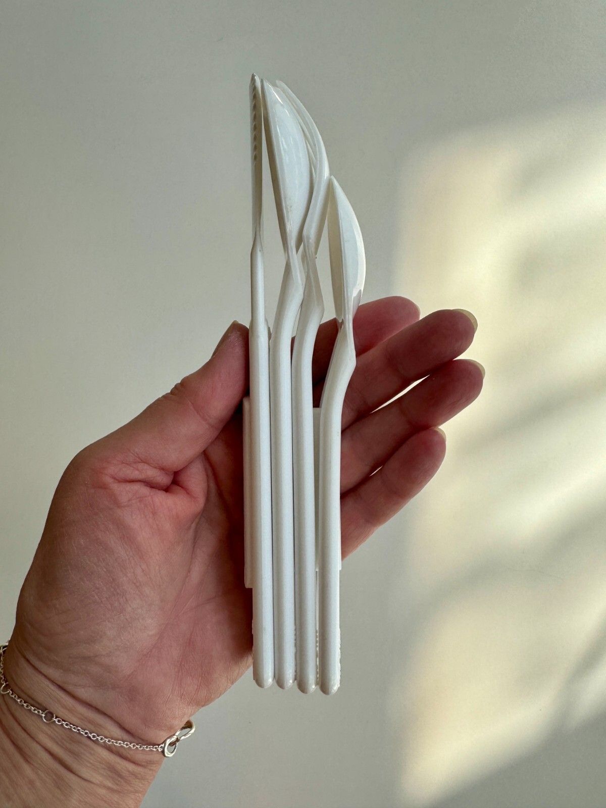 Home Decor Idg Marketing White Plastic Picnic Cutlery Sets 1986 photo