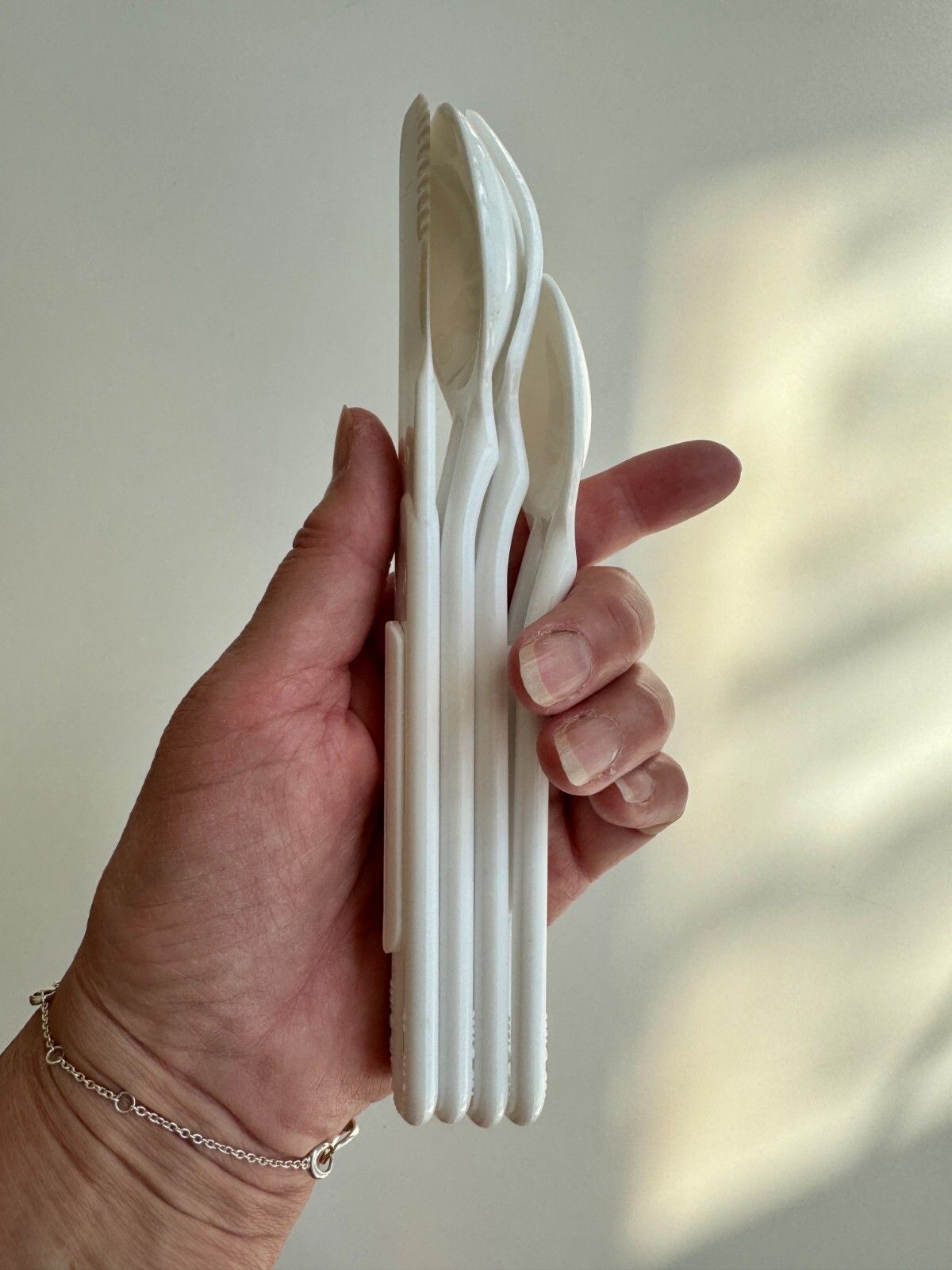 60.0 Idg Marketing White Plastic Picnic Cutlery Sets 1986 photo