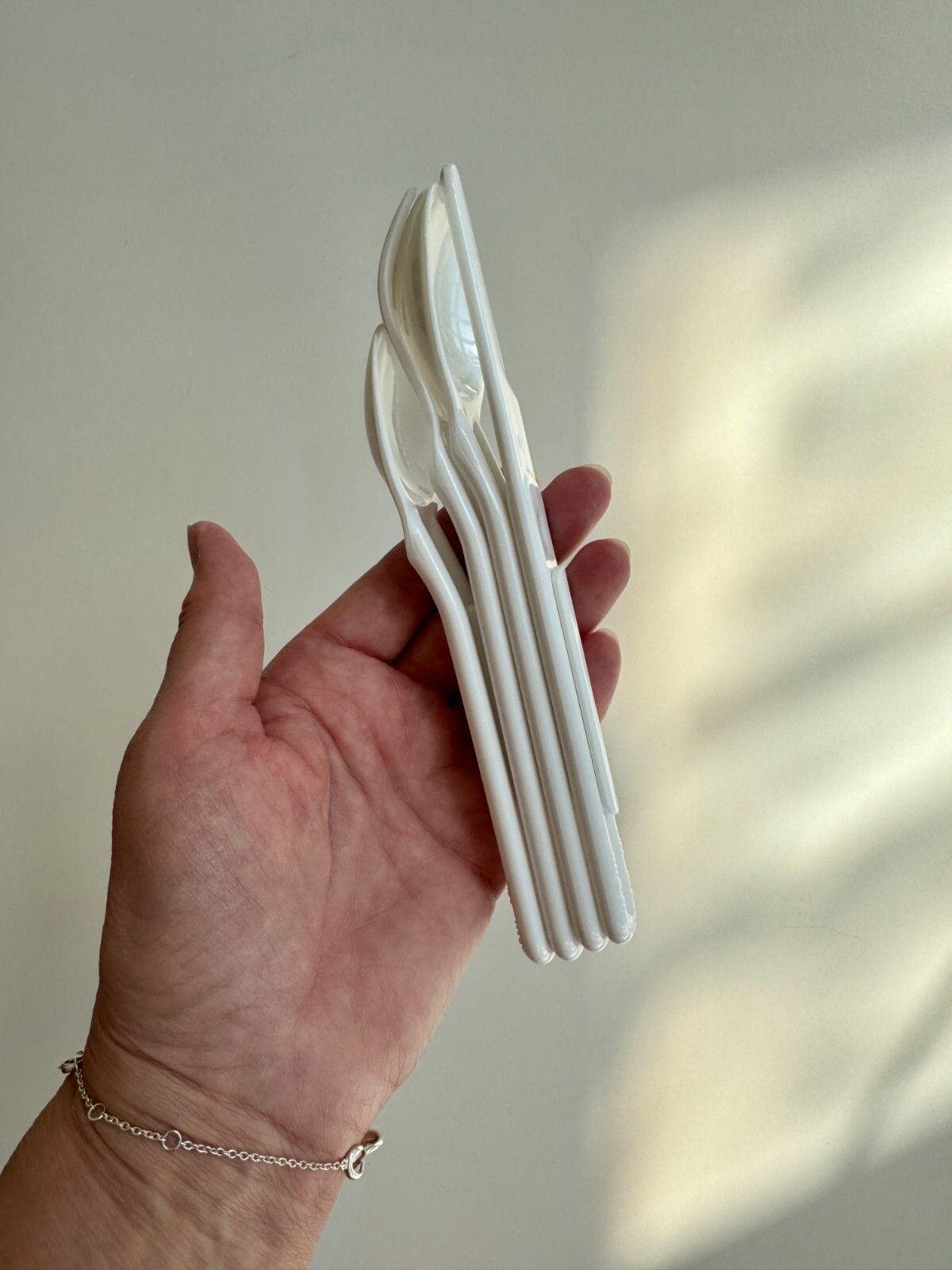 photo buy Idg Marketing White Plastic Picnic Cutlery Sets 1986