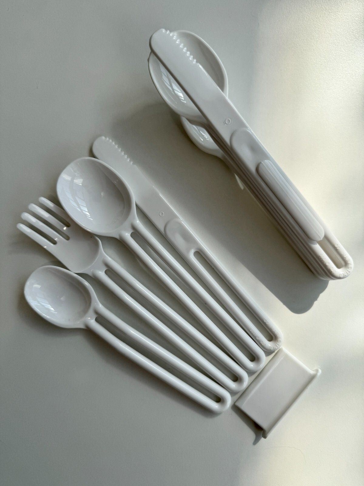 photo vintage Idg Marketing White Plastic Picnic Cutlery Sets 1986