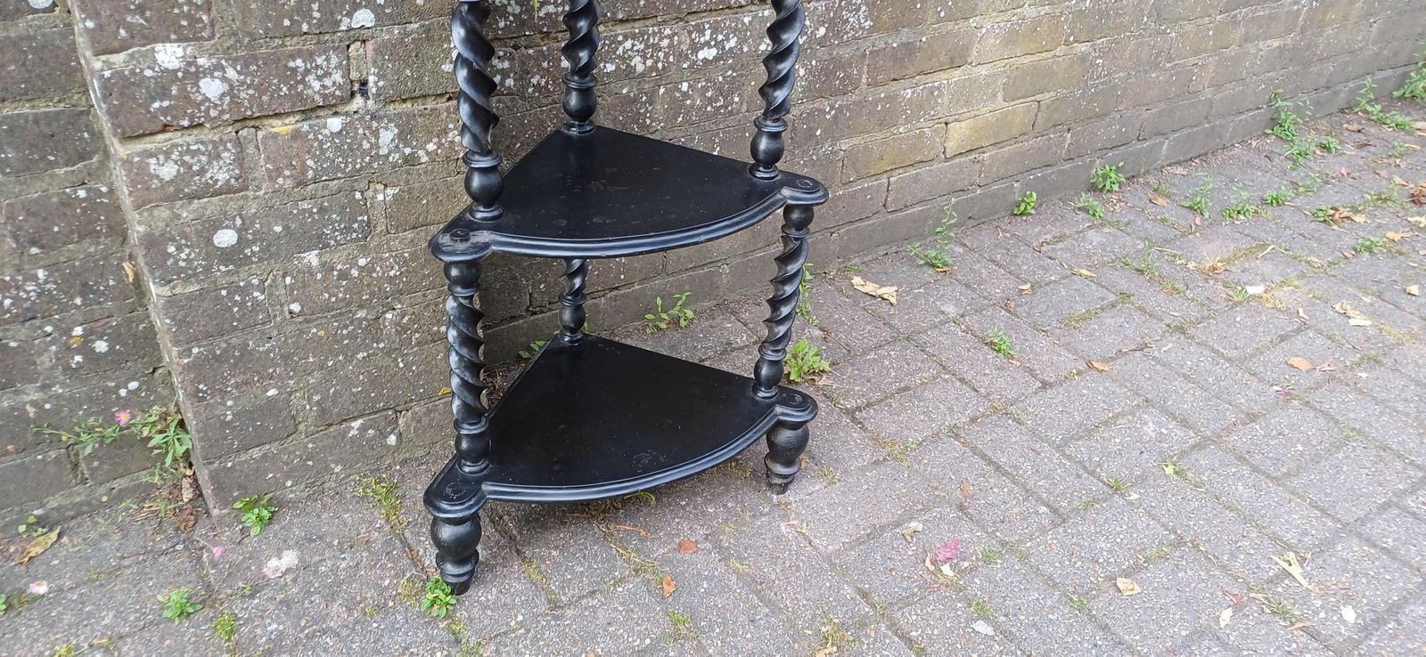 Antique Black Lacquered Effect Corner étagère With Barley Twist Legs 4 Tier Victorian Gothic Display Shelf Unit | Ornate Carved Top Wot Not photo vintage