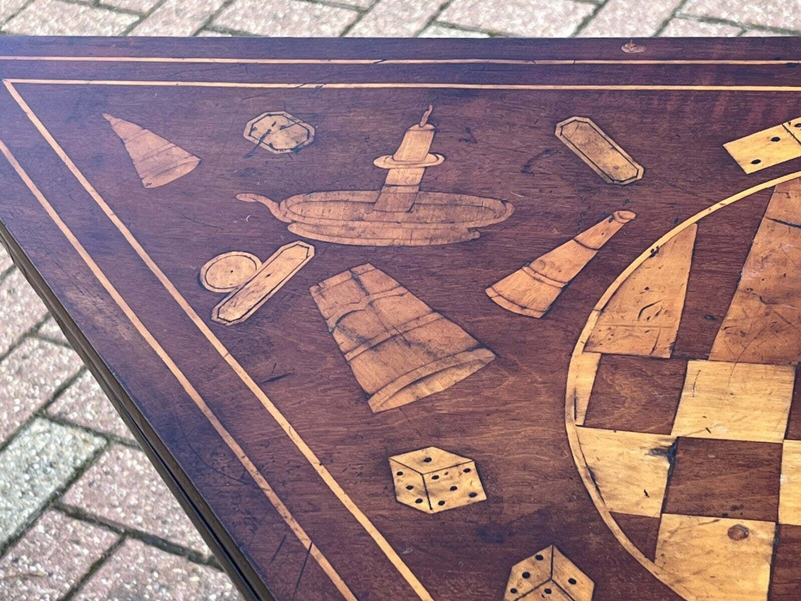 photo vinterior Early Dutch Marquetry Games Table With Fold Over Lid And Card Playing Area