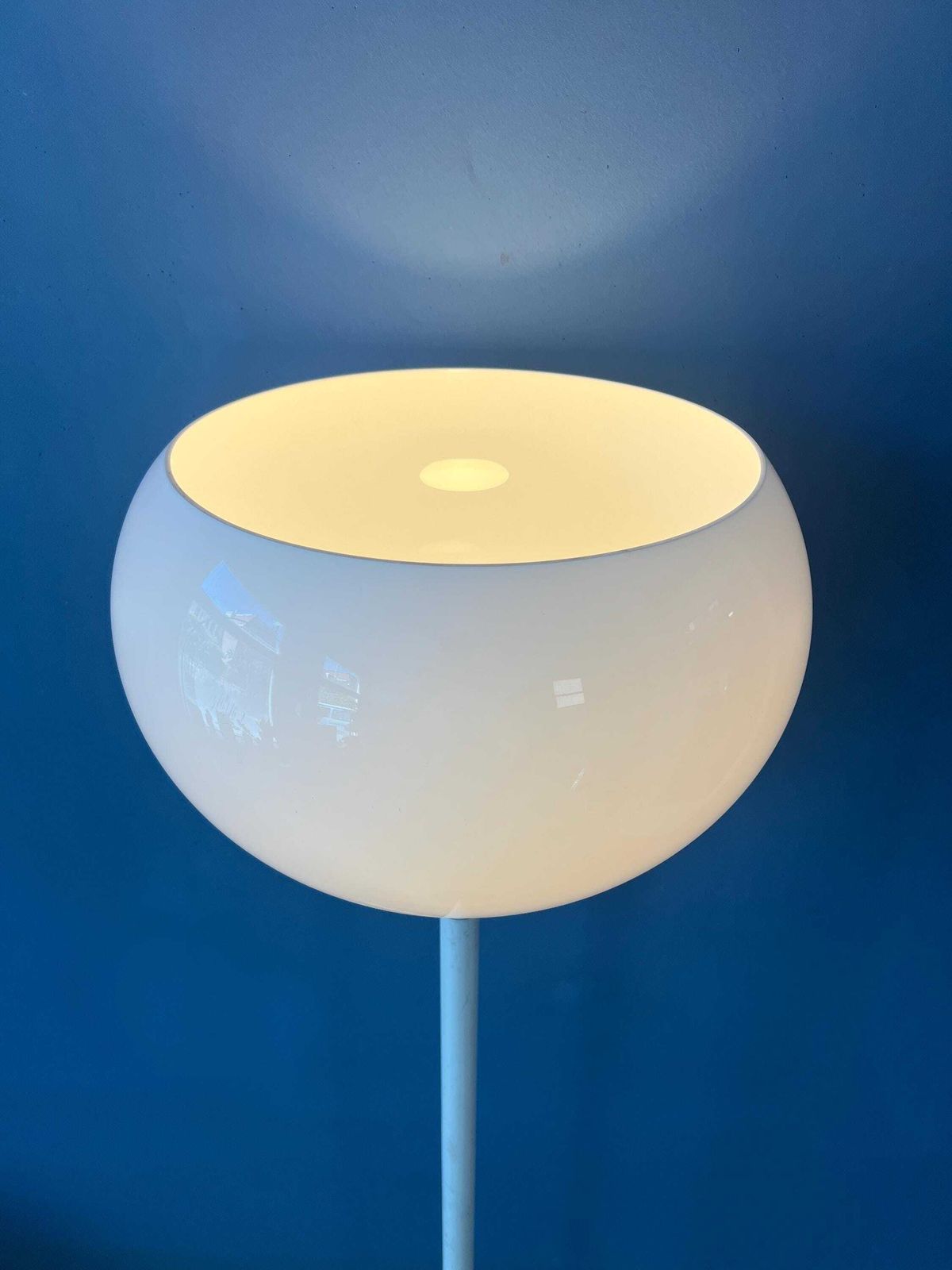 Witte Vintage Mid Century Guzzini Stijl Space Age Vloerlamp photo 936.0