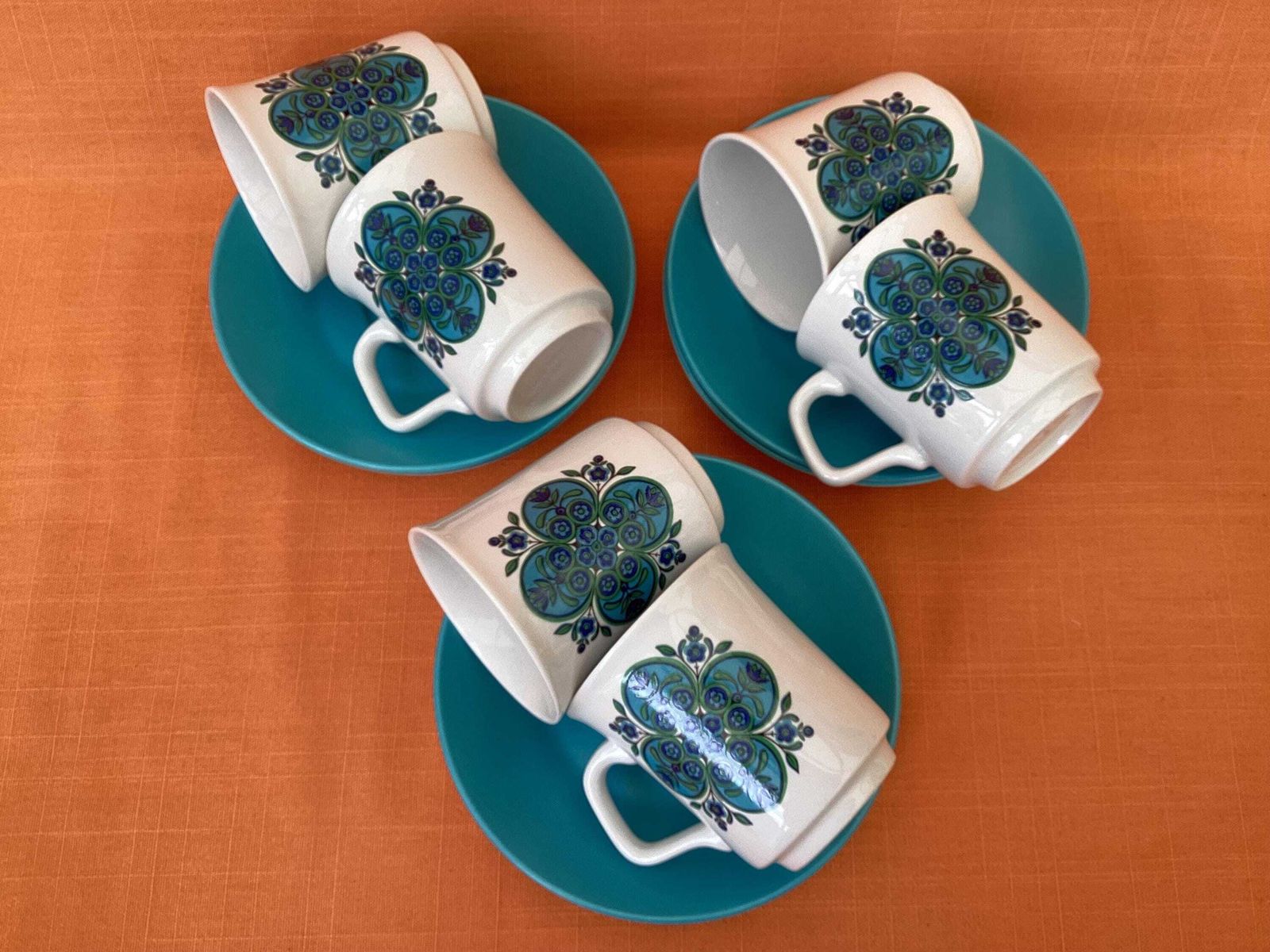 photo furniture Complete 1960s J&G Meakin Impact Coffee Set: Coffee Pot, 6 Cups And Saucers, Cream Jug, Sugar Bowl, Studio Meakin Impact, Retro Coffee Set