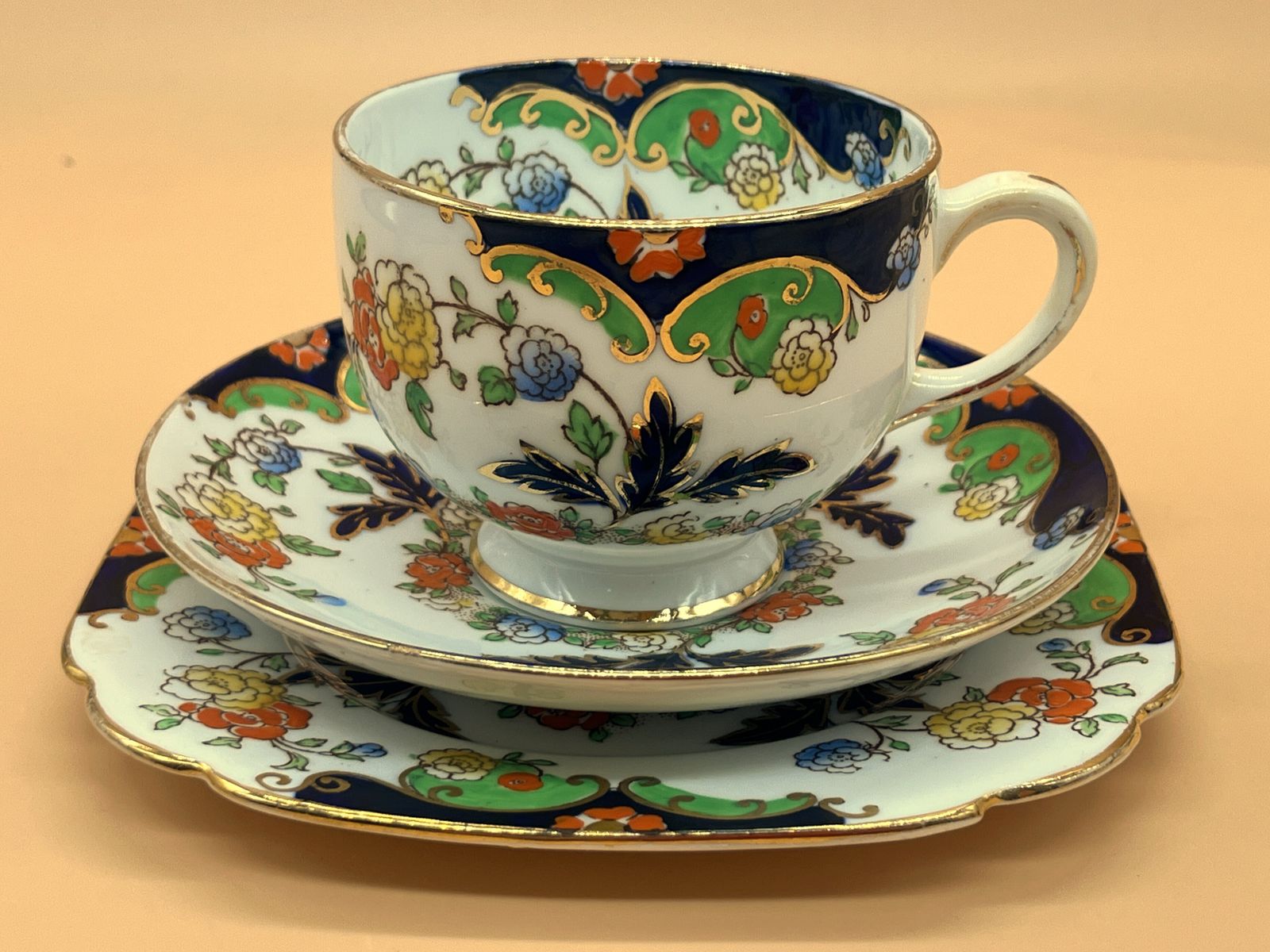 Vintage Royal Albert Crown China Bognor Design Tea Cup, Saucer & Side Plate Trio. No. 7466. photo Home Decor