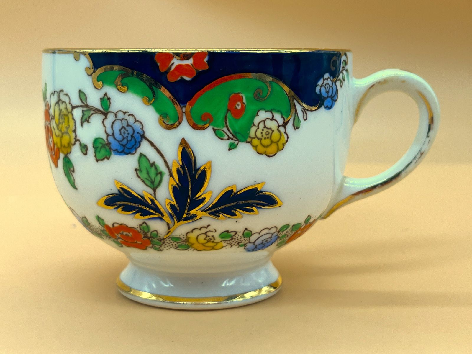 Vintage Royal Albert Crown China Bognor Design Tea Cup, Saucer & Side Plate Trio. No. 7466. photo vinterior