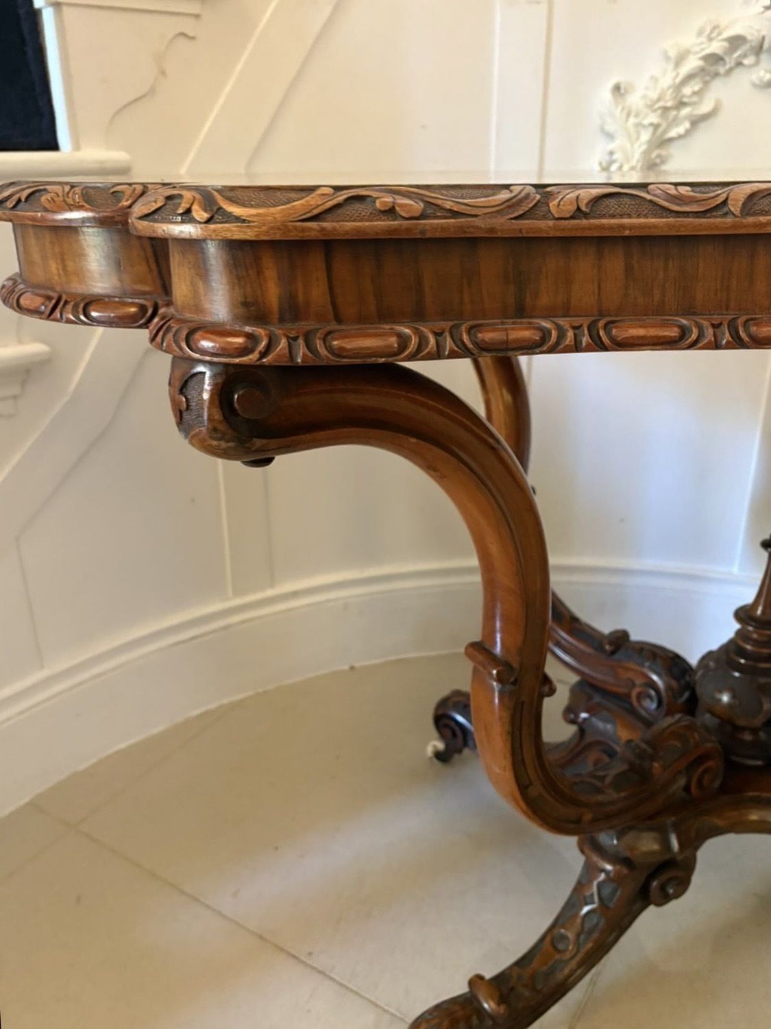 Outstanding Quality Antique 19 Century Carved Burr Walnut Centre Table photo 4495.0