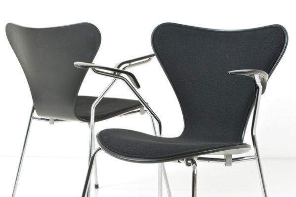 Model 3207 Chairs In Black Kvadrat Upholstery By Arne Jacobsen For Fritz Hansen, Denmark, 1996, Set Of 4 photo 6785.0