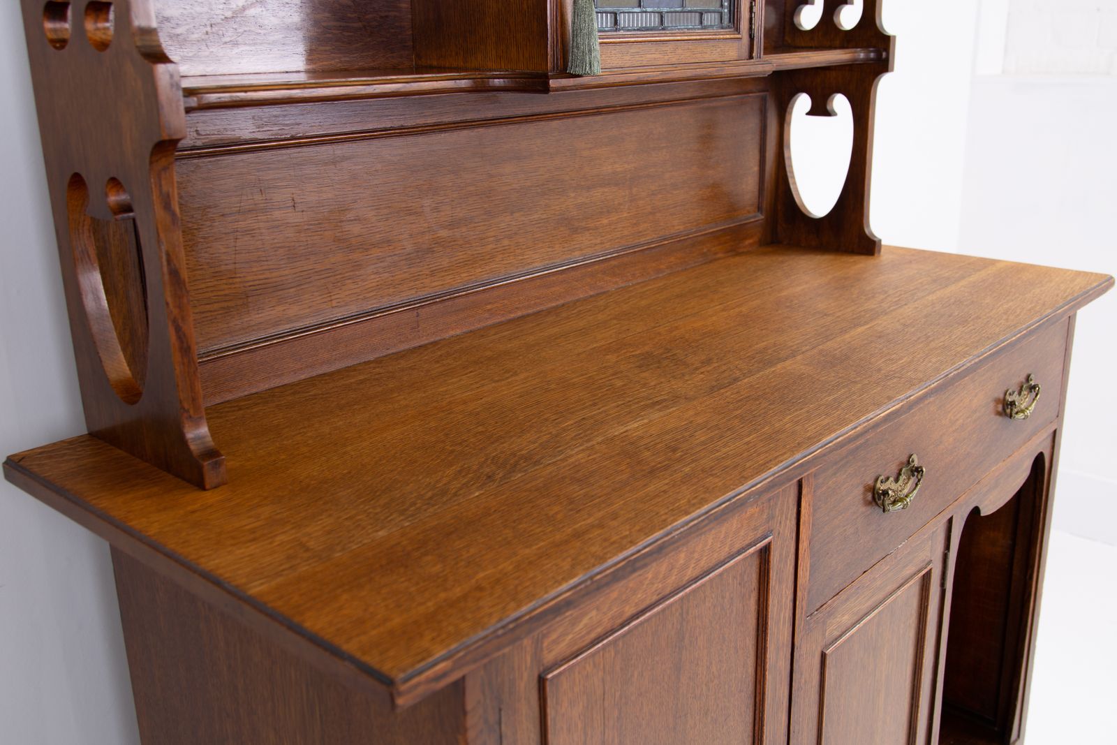 photo furniture English Arts And Crafts Oak Cabinet 1910