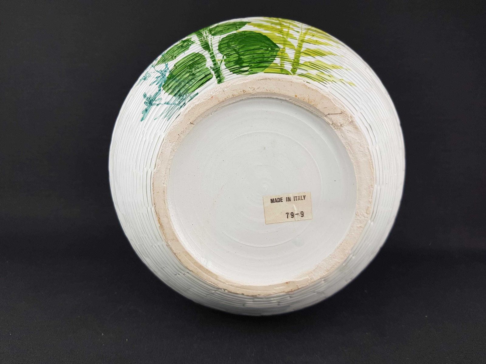 Vintage Bitossi Flavia Montelupo White Ball Vase With Green Relief Flower Decor 9 9 Italy photo 322.0