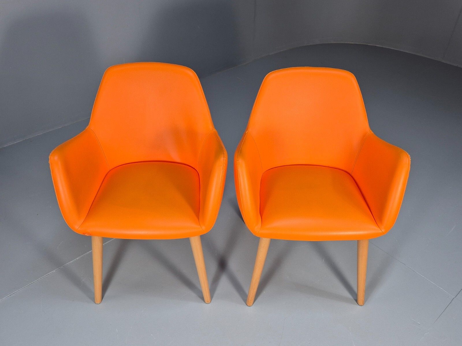 2 Vintage Orange Bucket Form Vinyl Armchairs Retro Modern Eb9708 Mnor photo Furniture