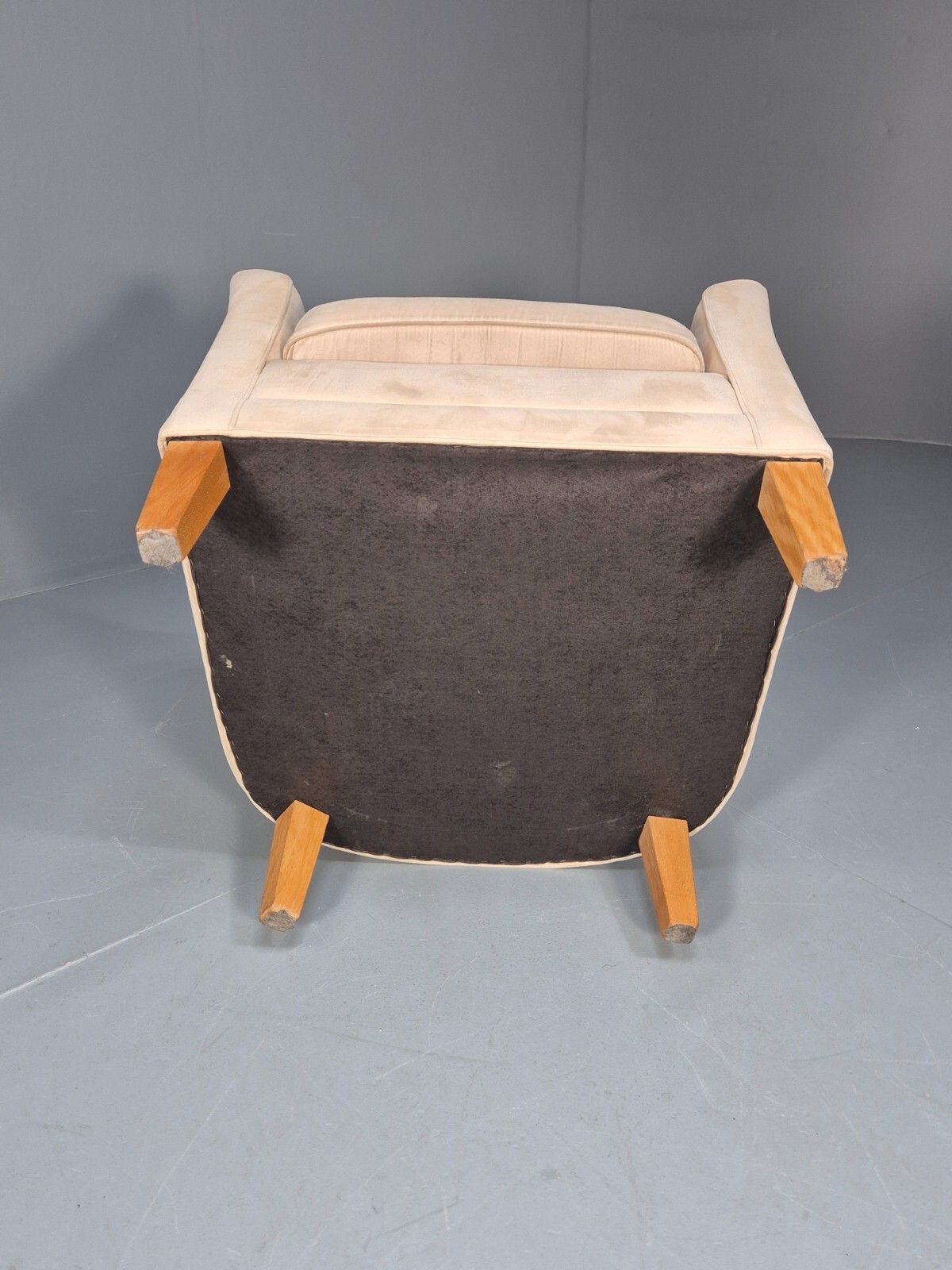 Mordern Danish Cream Faux Suede Tub Chair Beech Legs Eb9308 Mnor photo vintage