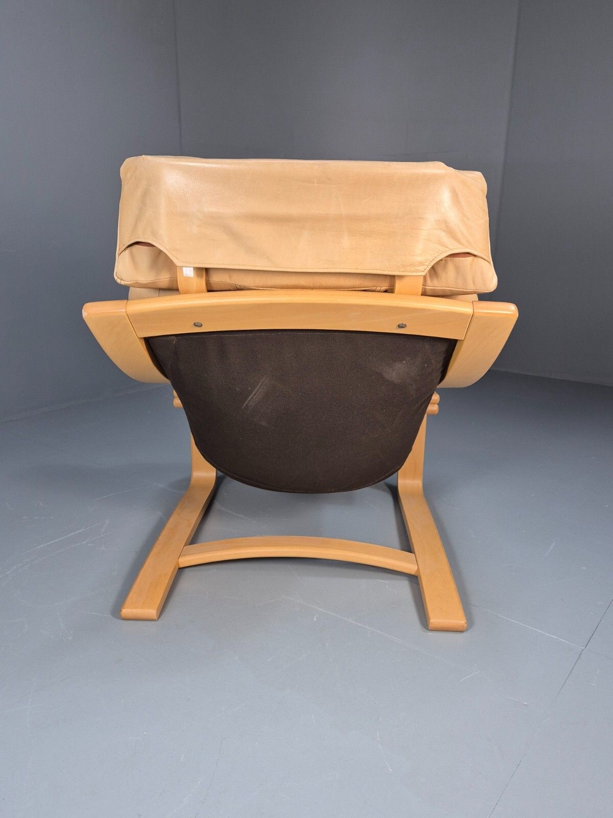 photo furniture Vintage Danish Skippers Bentwood And Leather Apollo Lounge Chair Eb9268 Mben